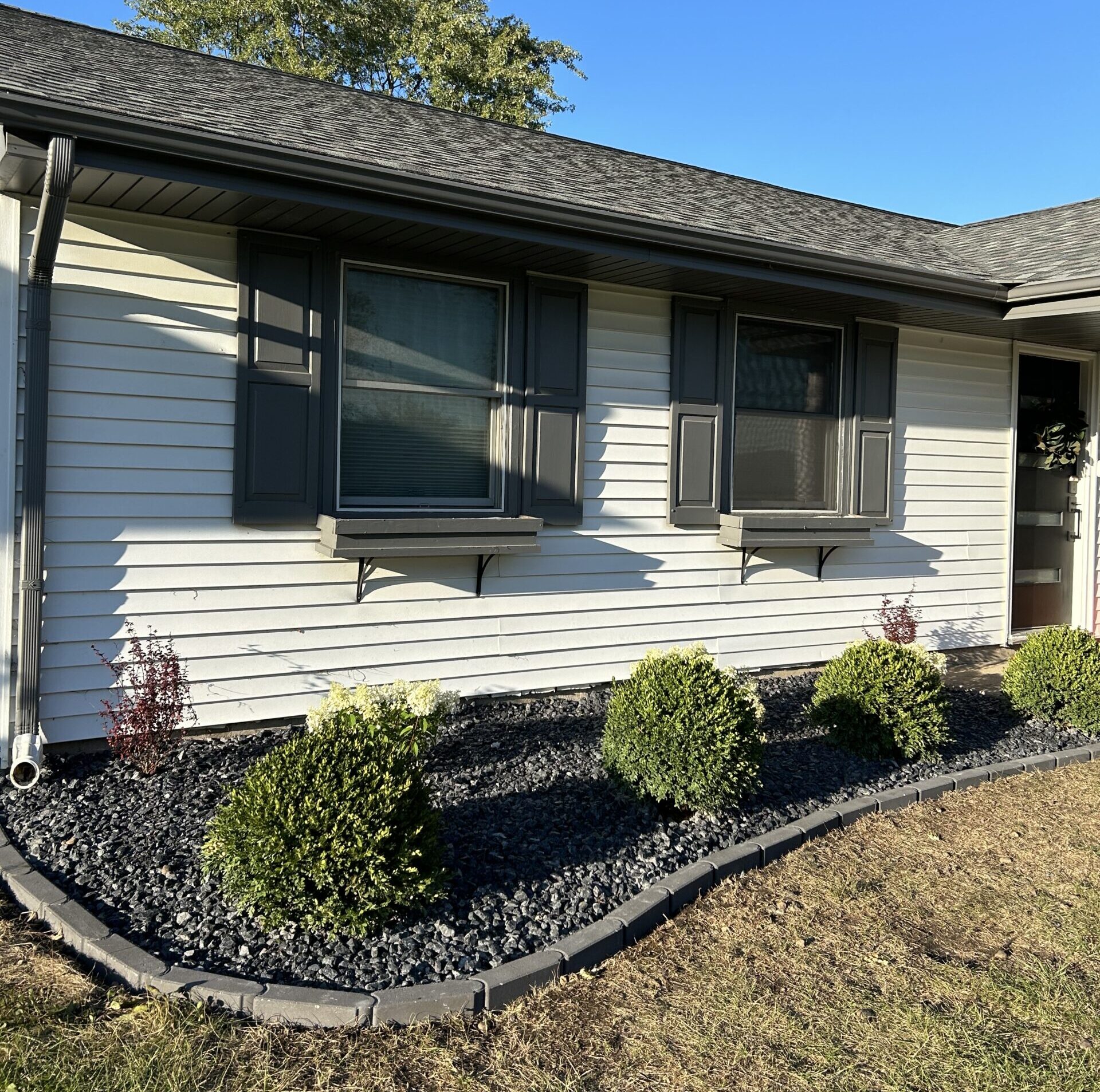 Landscaping - Orland Park Area - Max's Lawn and Landscaping
